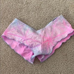 Iheartraves cotton candy scrunch bottoms